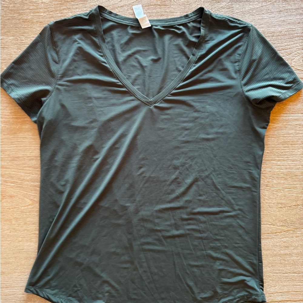 ZYIA V-Neck Ribbed Short Sleeve Top - Dark Green